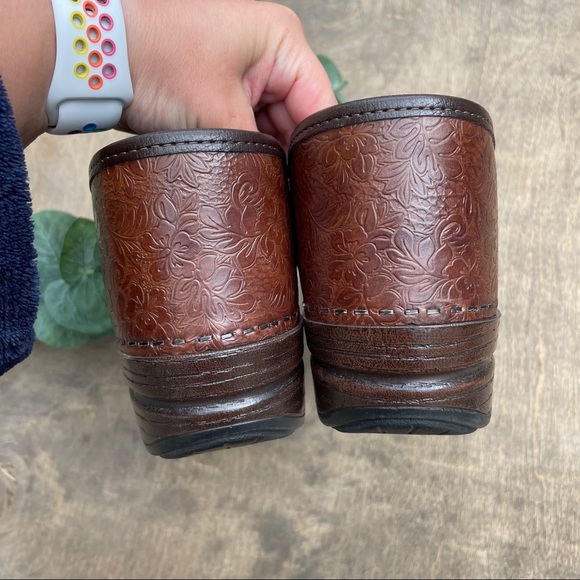 Dansko Pro Xp Floral Tooled Brown Leather Clogs 41 - Picture 3 of 10